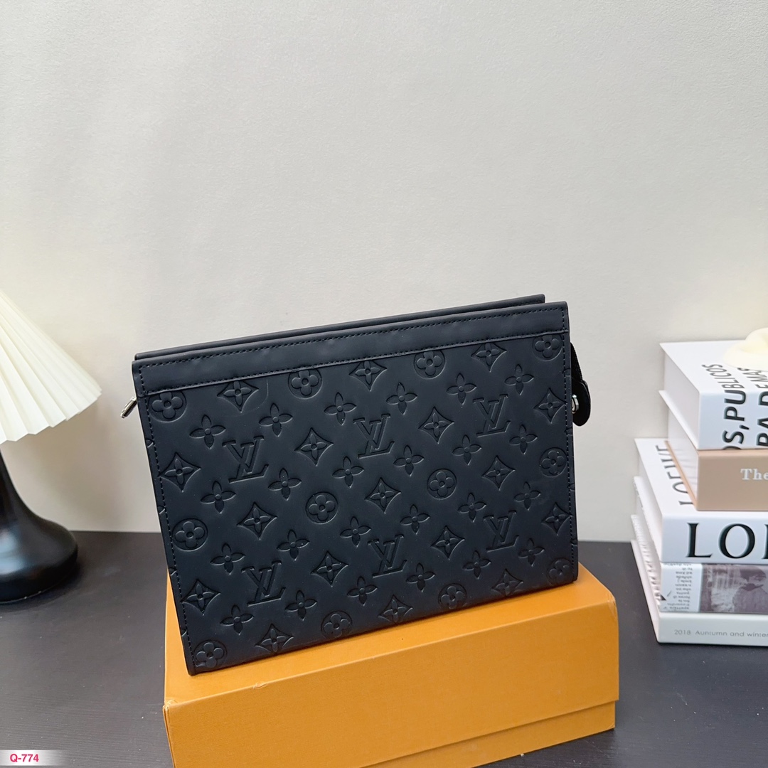 Louis Toiletry Pouch men and women bag size : 26*20 cm