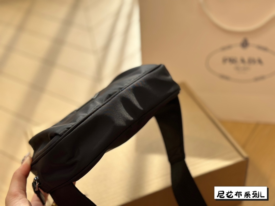 Pra new arrival men and women waist bag size: 21*13cm