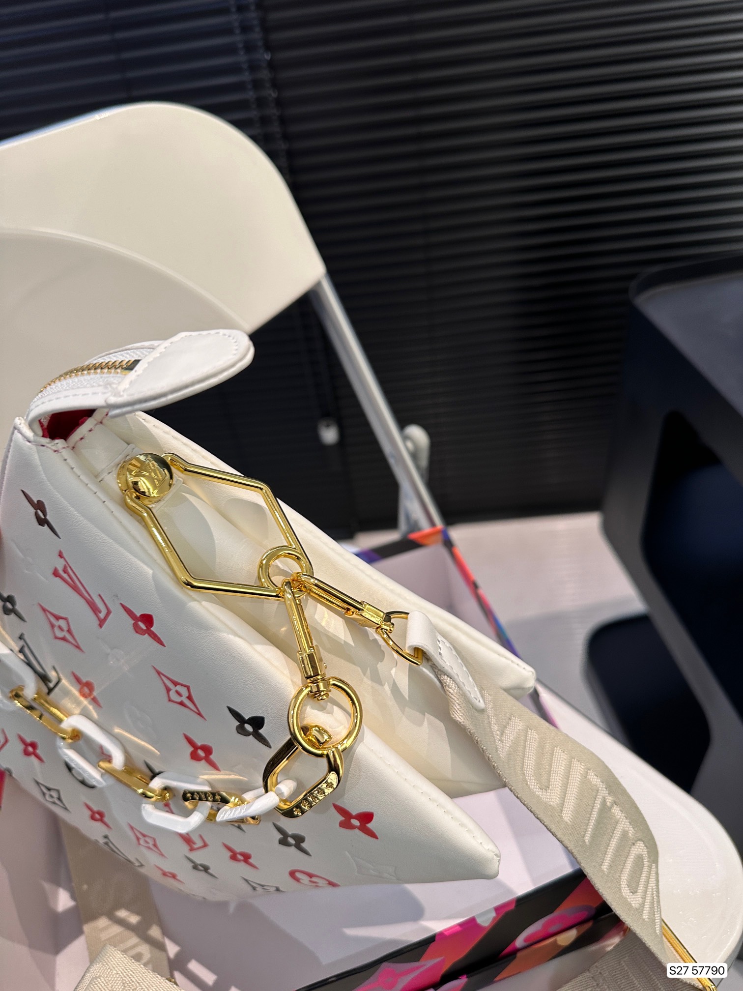 louis-new-arrival-cousin-bag-size-26-20-cm-4769