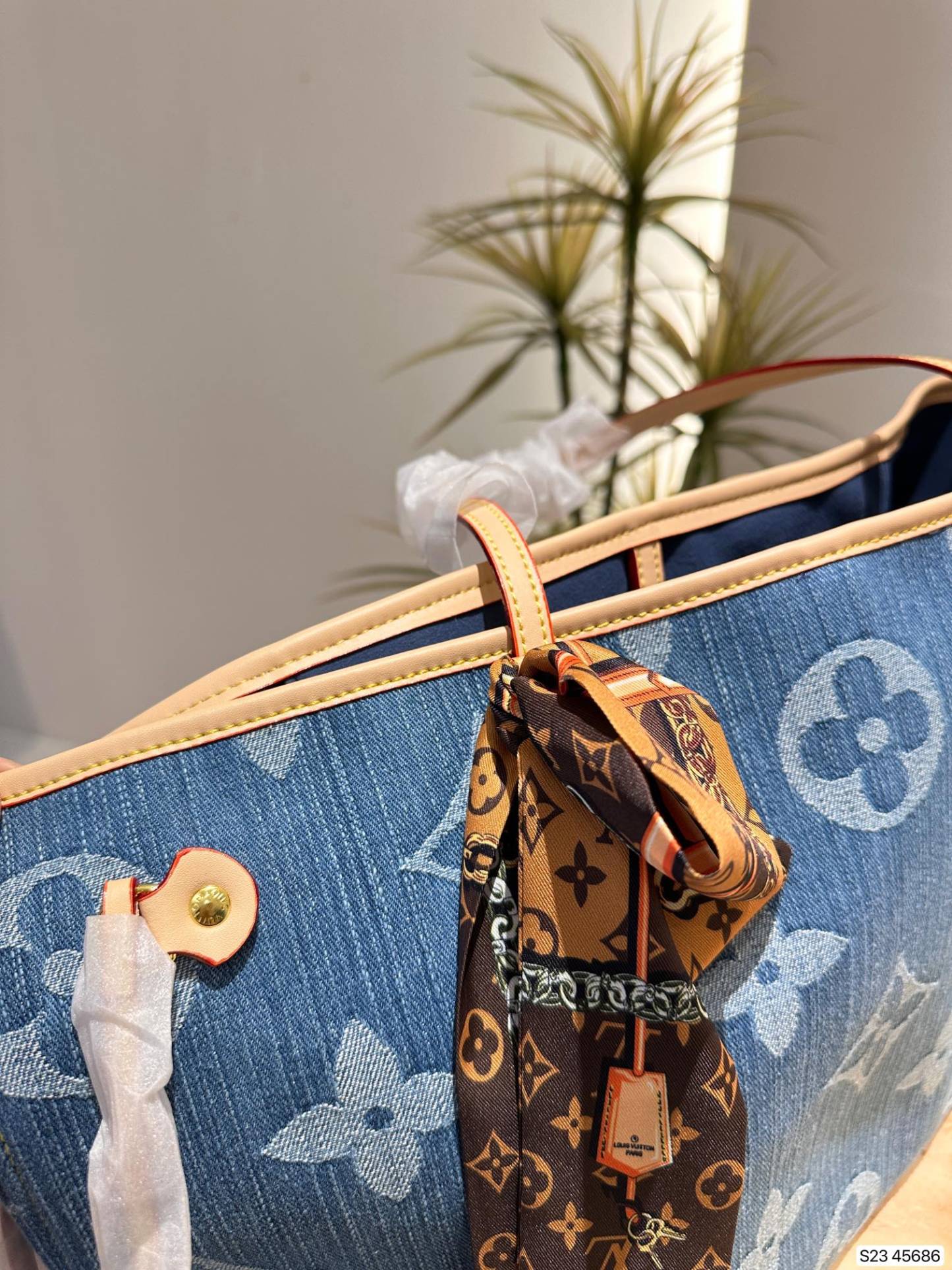 Louis new arrival denim neverfull tote bag size; 33 * 29 cm