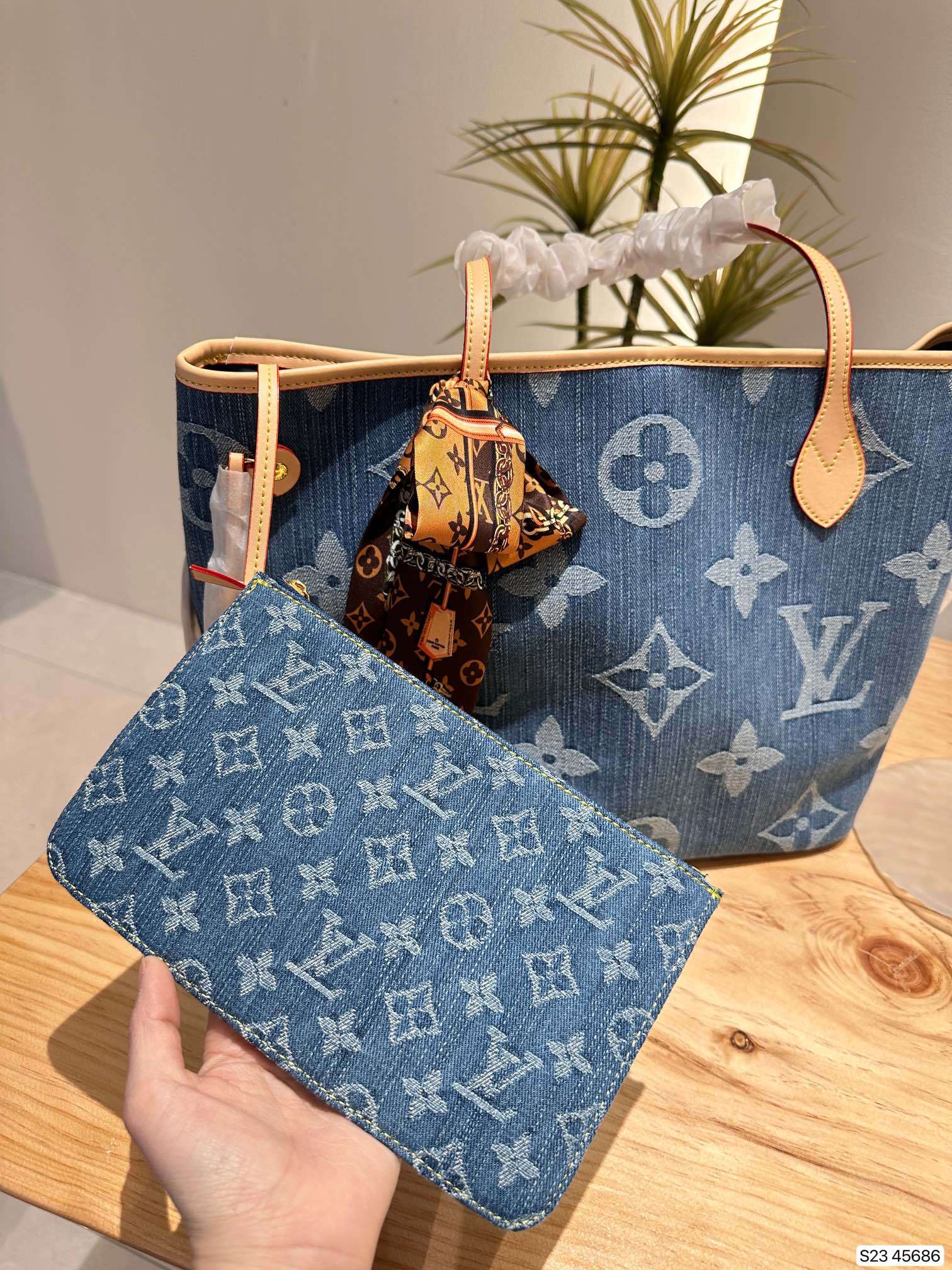 Louis new arrival denim neverfull tote bag size; 33 * 29 cm