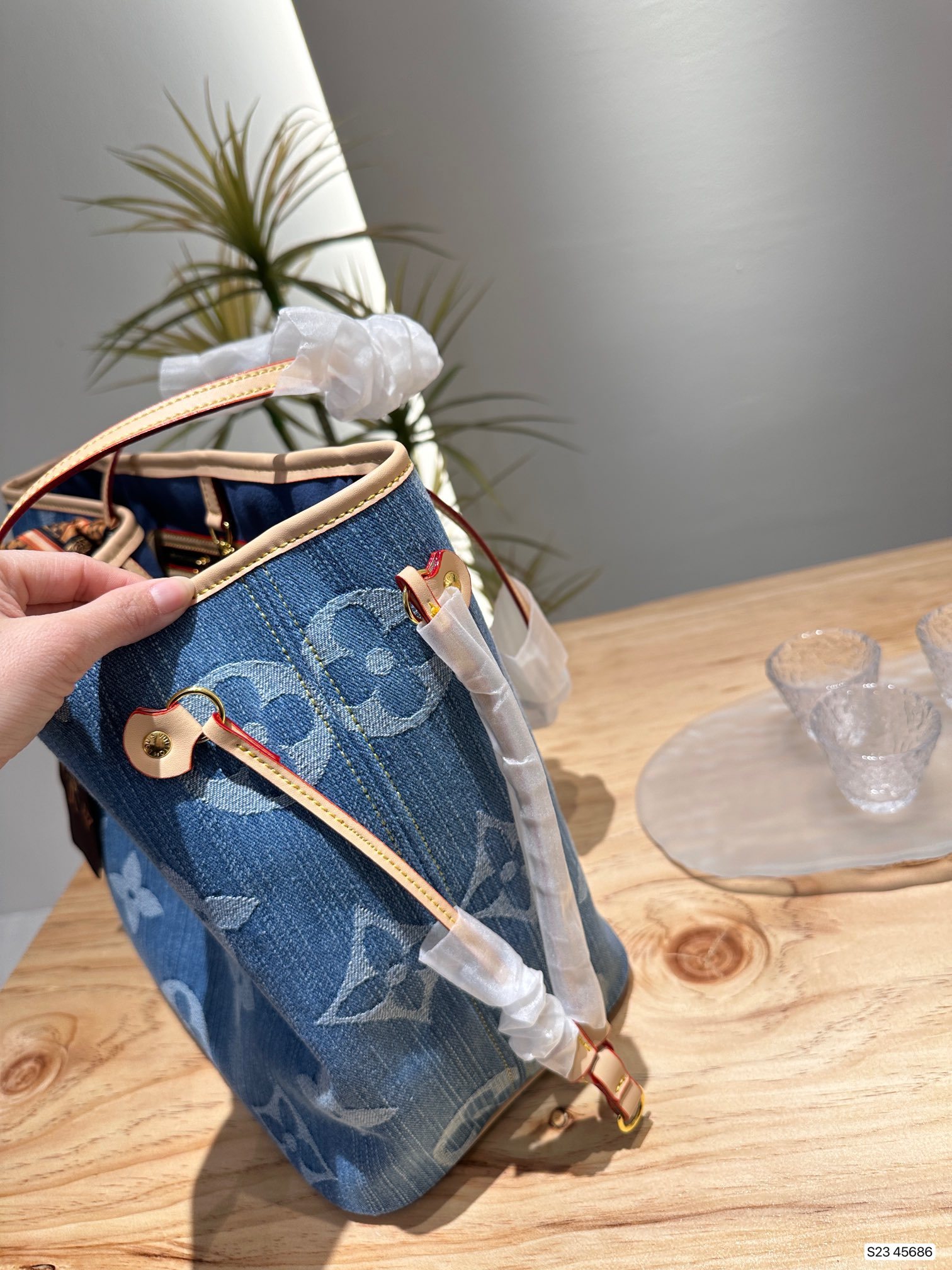 Louis new arrival denim neverfull tote bag size; 33 * 29 cm