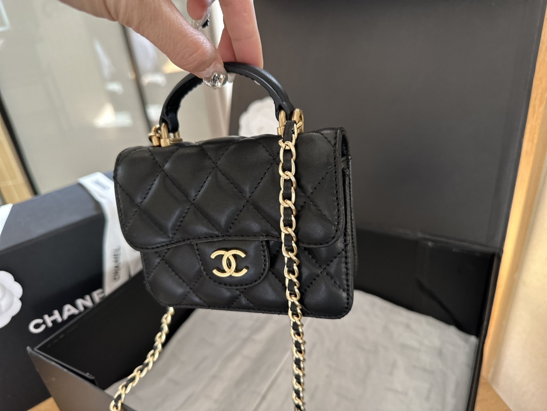 CC new arrival 24s mini bag size: 13*11 cm