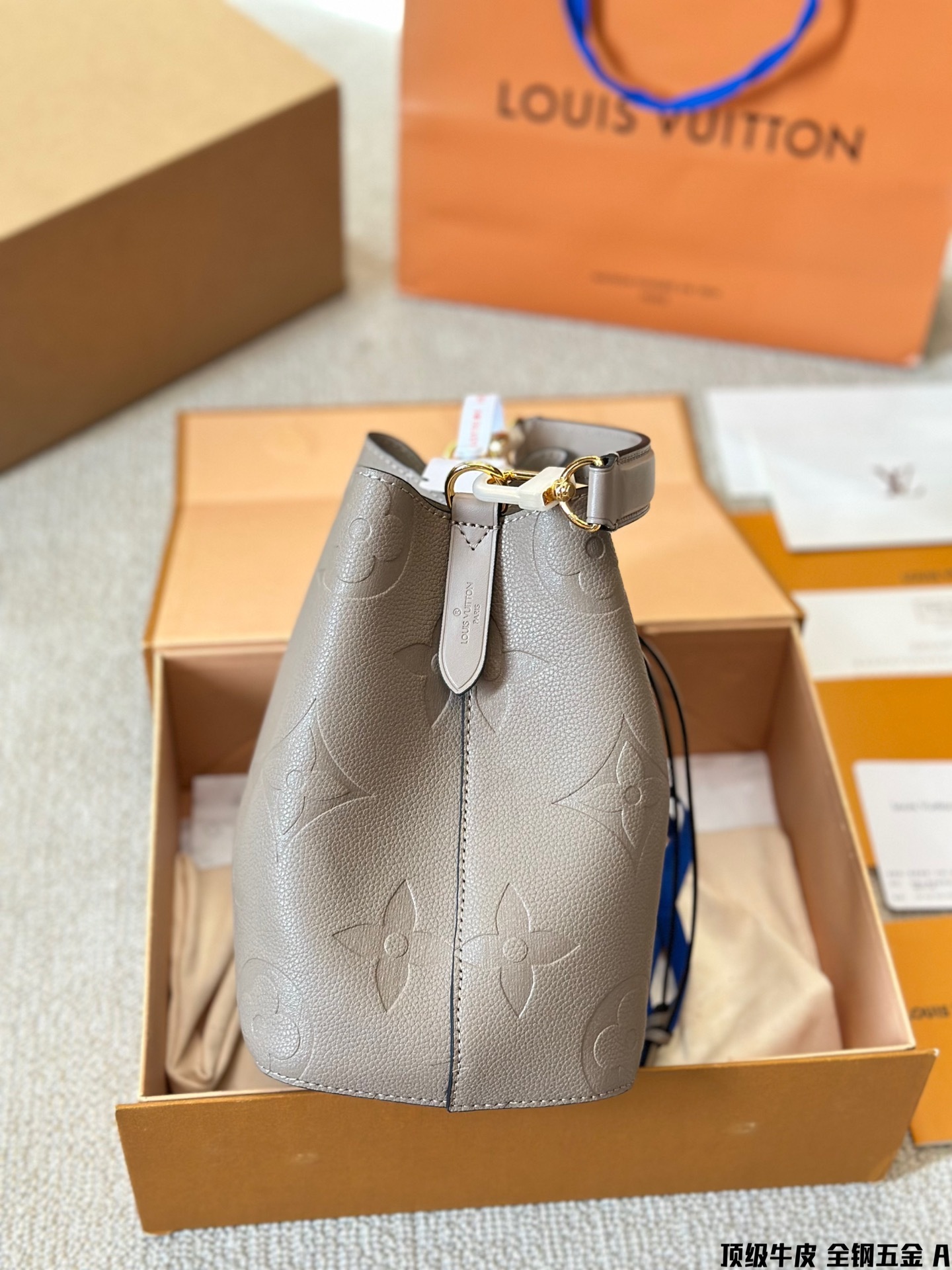 louis-2024-neonoe-bb-bag-size-20-cm-1809