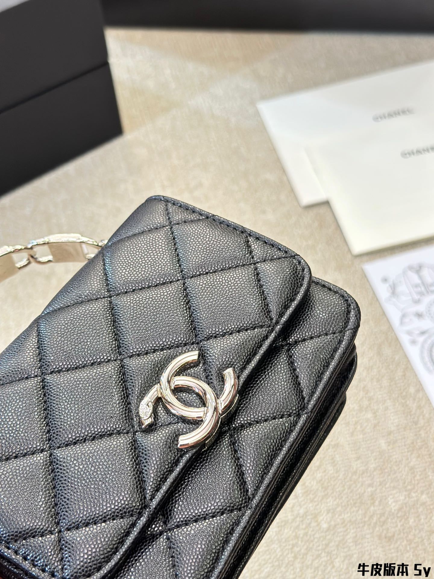 cc-new-arrival-handbag-caviar-leather-size-15-11cm-3308