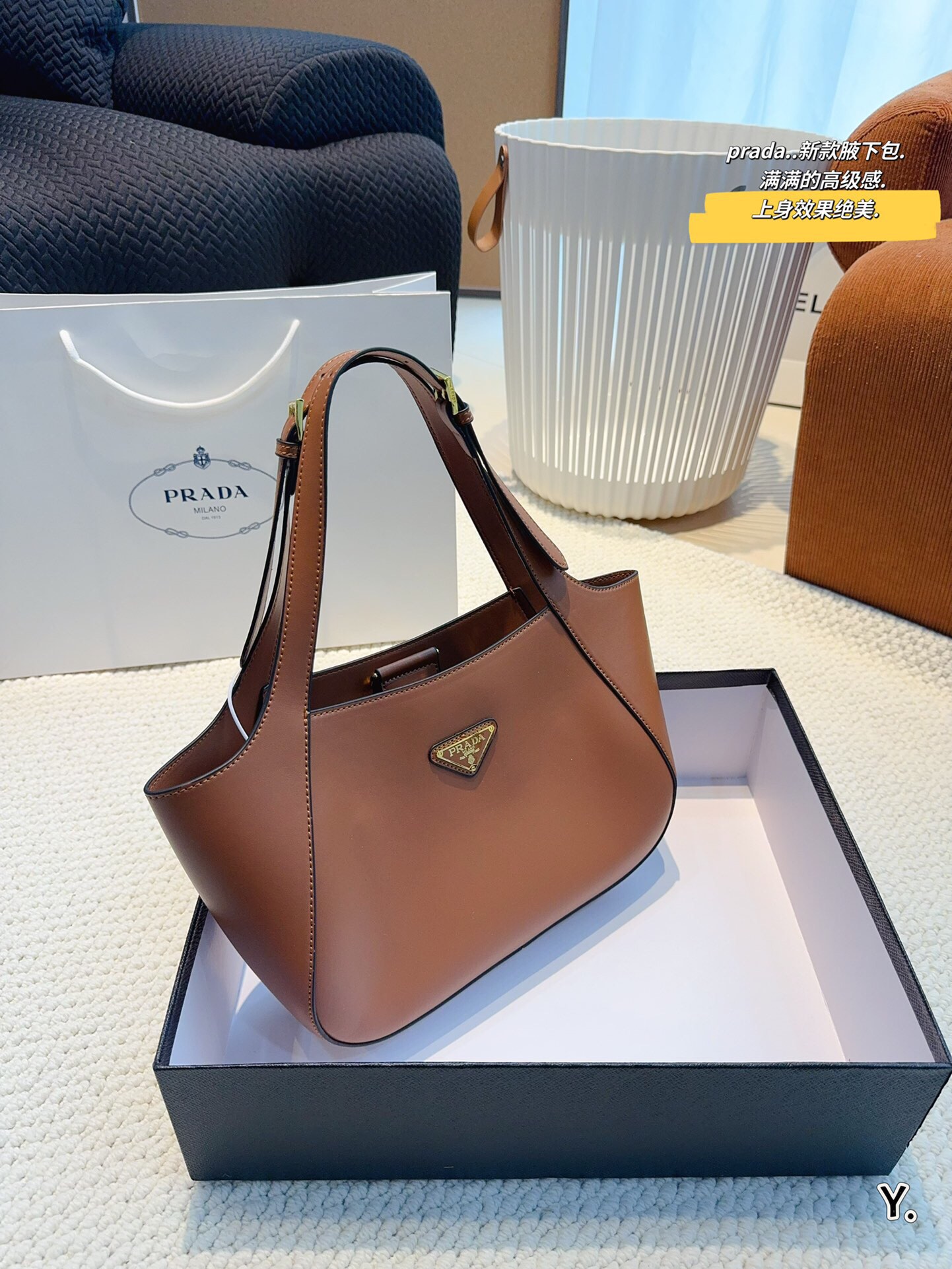 pra-new-arrival-hobo-bag-size-27-7-19cm-8302