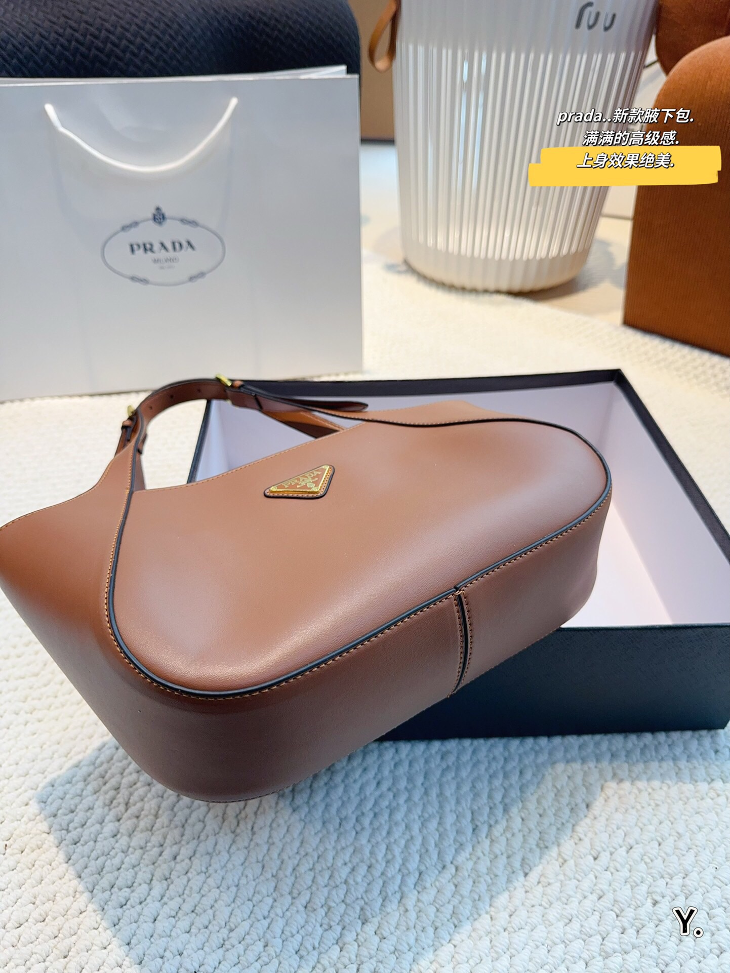 pra-new-arrival-hobo-bag-size-27-7-19cm-8302