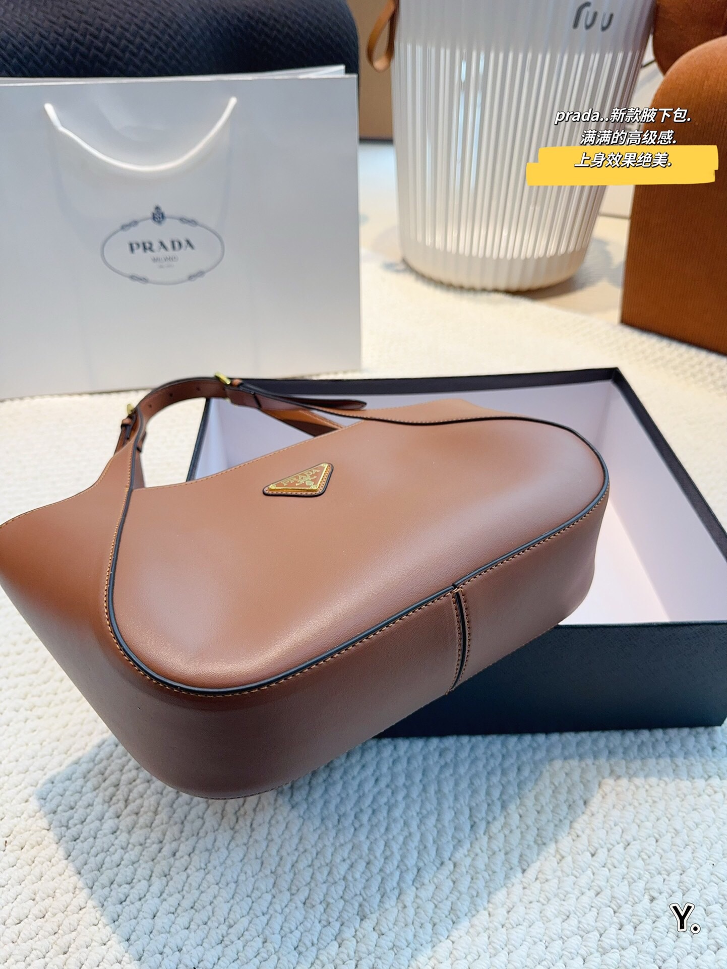 pra-new-arrival-hobo-bag-size-27-7-19cm-8302