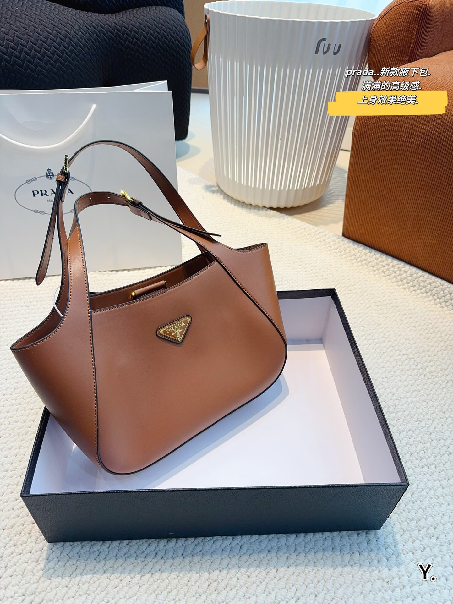 pra-new-arrival-hobo-bag-size-27-7-19cm-8302