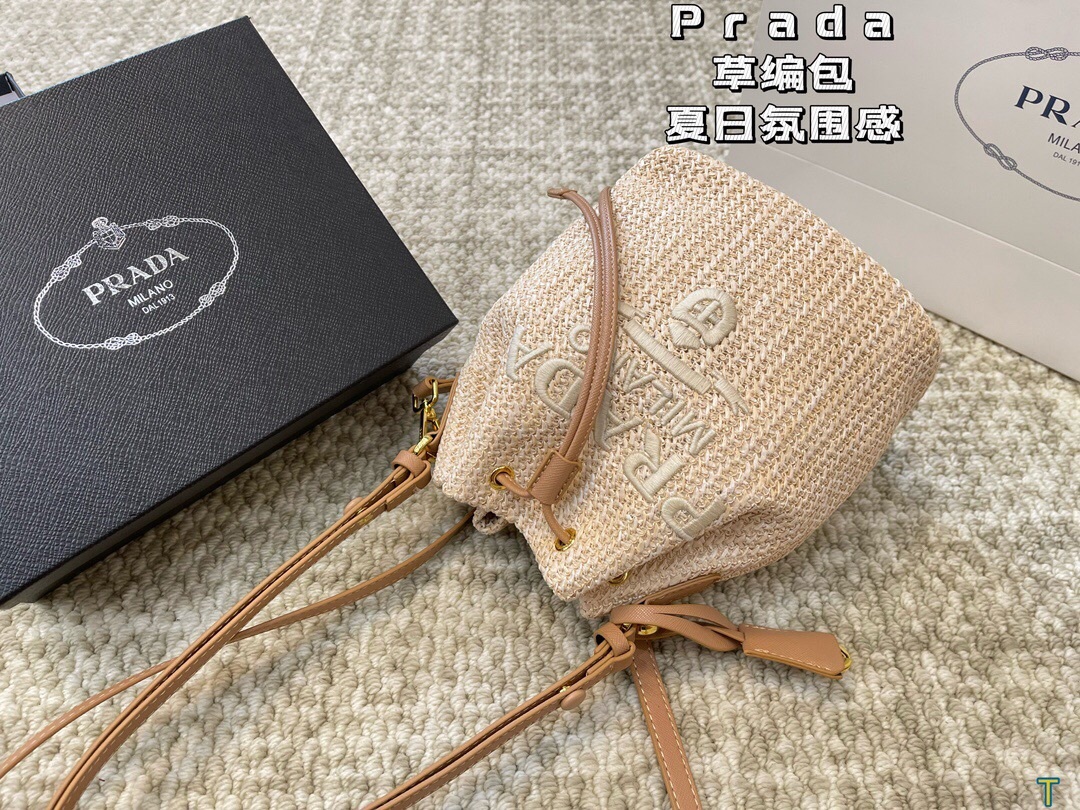 Pra nwe arrival bucket bag size: 18 * 22 cm