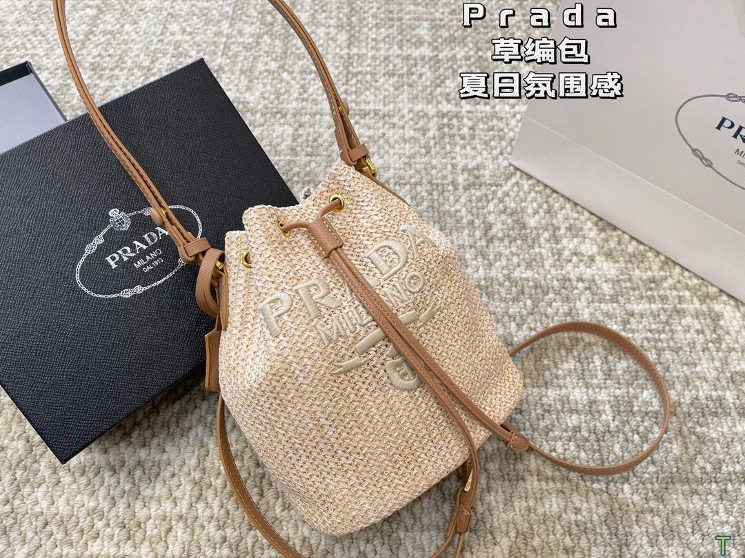 Pra nwe arrival bucket bag size: 18 * 22 cm