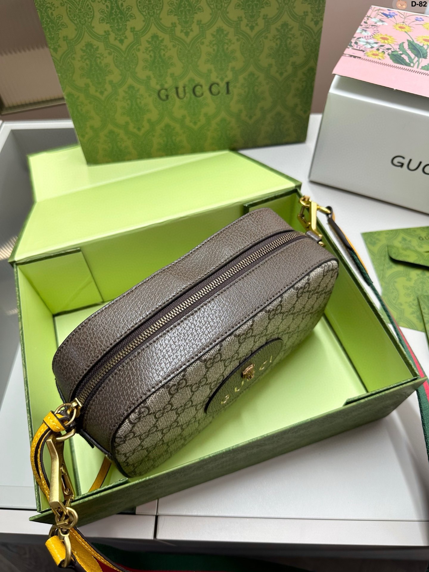 GG Marmont camera bag size: 22*8*15 cm