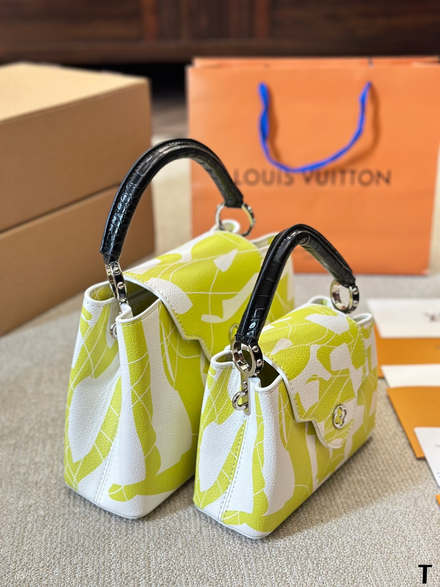 louis-capucines-new-arrival-bag-9233