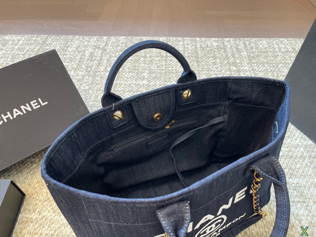 CC new arrival denime tote bag size:  37 * 31 cm