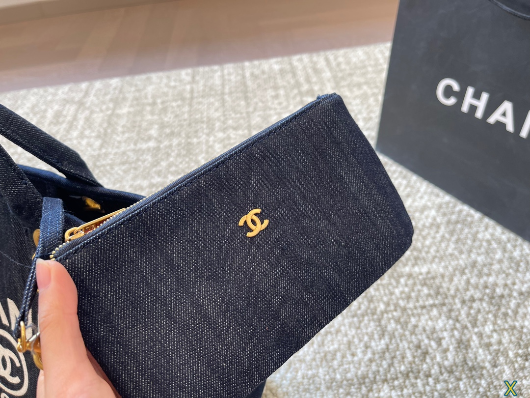 CC new arrival denime tote bag size:  37 * 31 cm