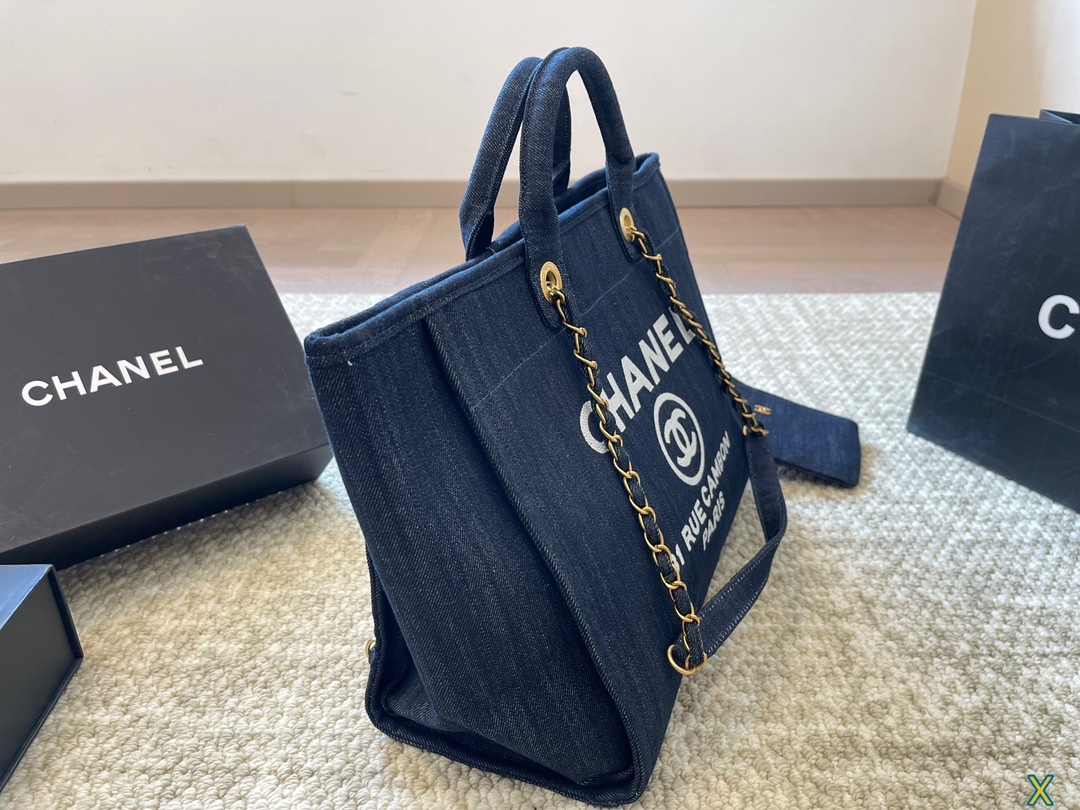 CC new arrival denime tote bag size:  37 * 31 cm