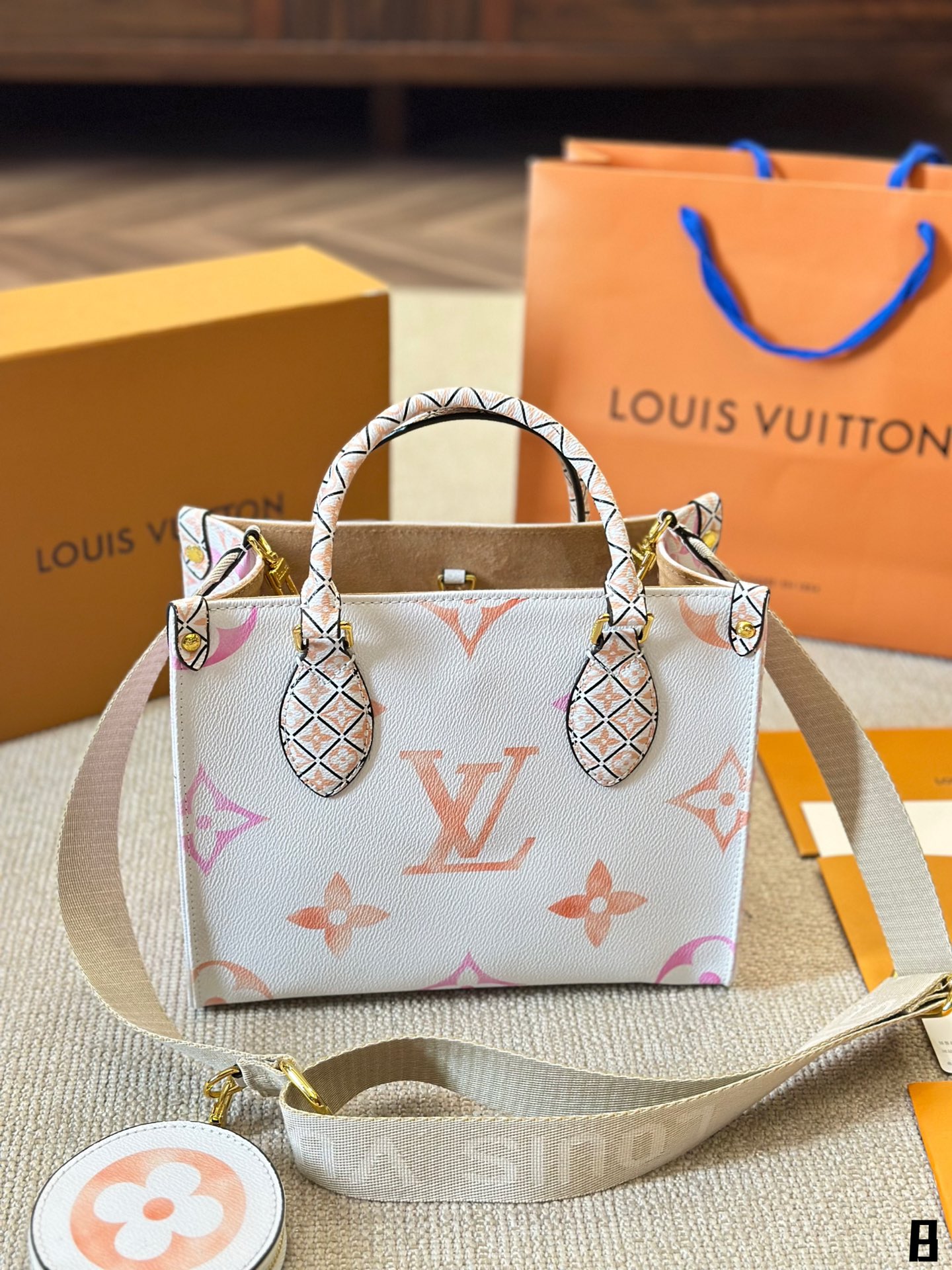 louis-new-arrival-onthego-bag-size-25cm-3947