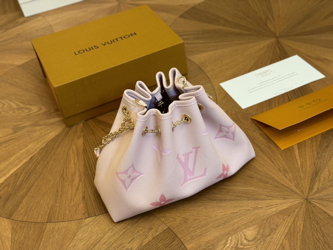 Louis new arrival summer bucket bag size: 29*22cm