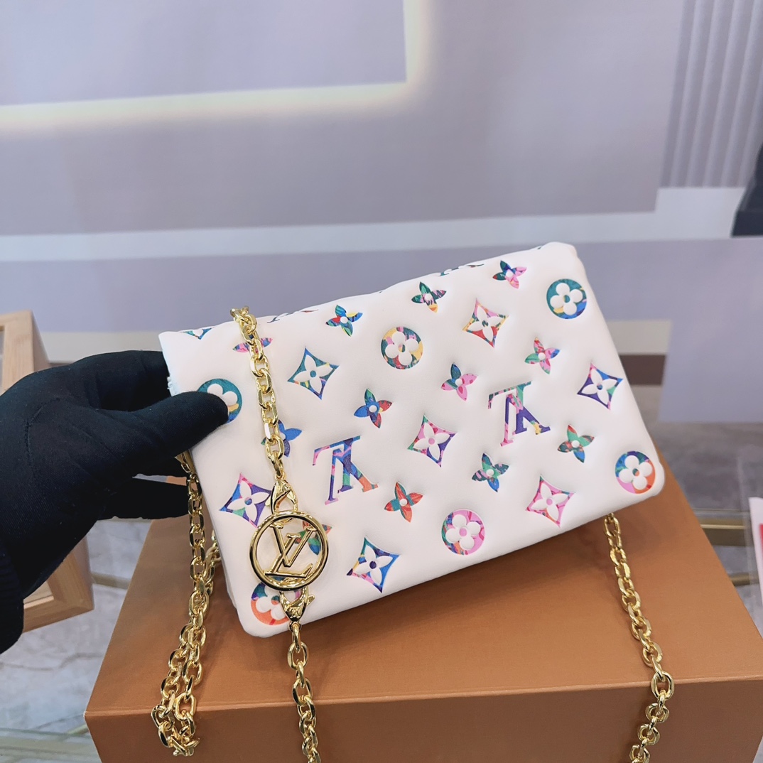 louis-new-arrival-cousin-bag-size-20-14cm-4800