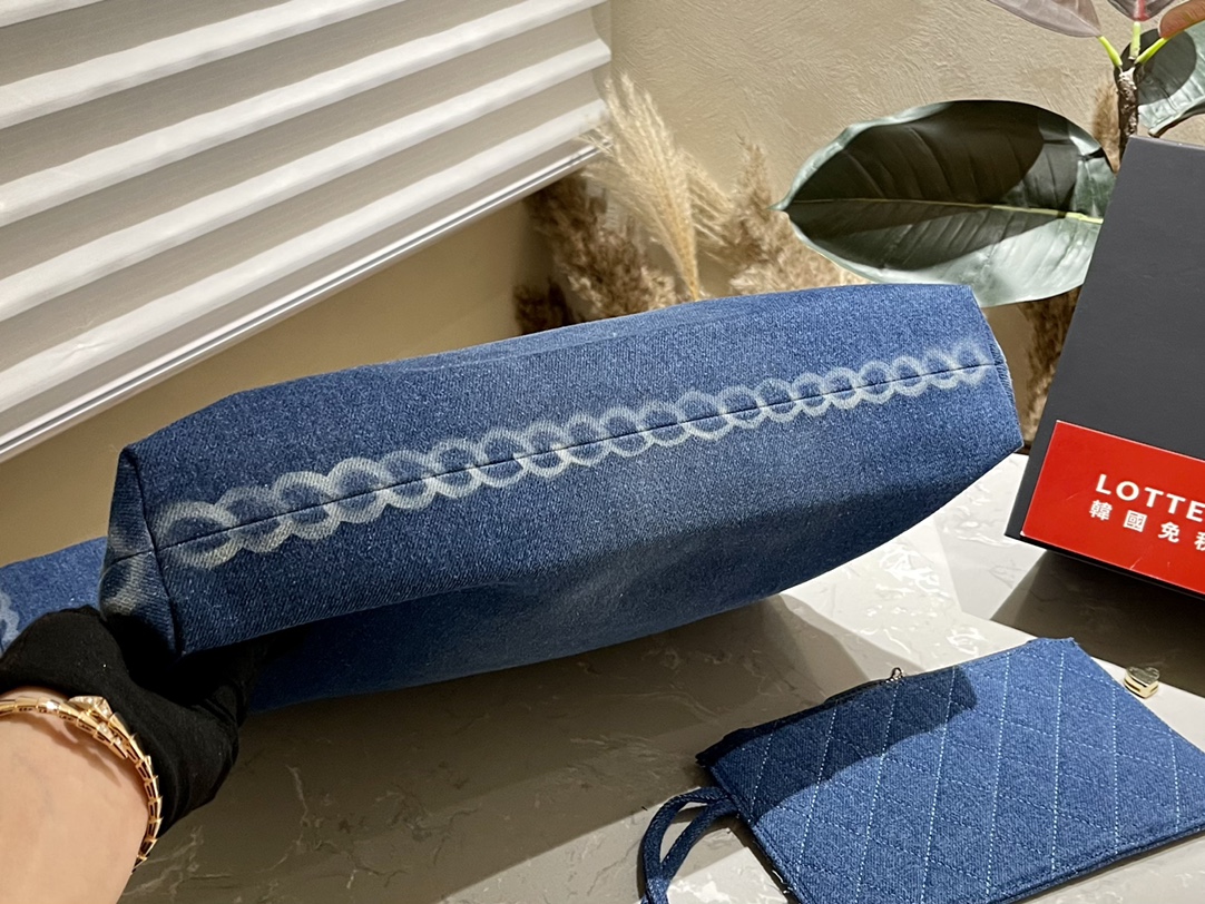 CC new arrival denim tote bag size: 30*40 cm