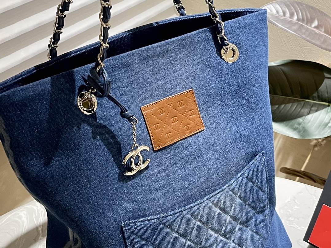 CC new arrival denim tote bag size: 30*40 cm