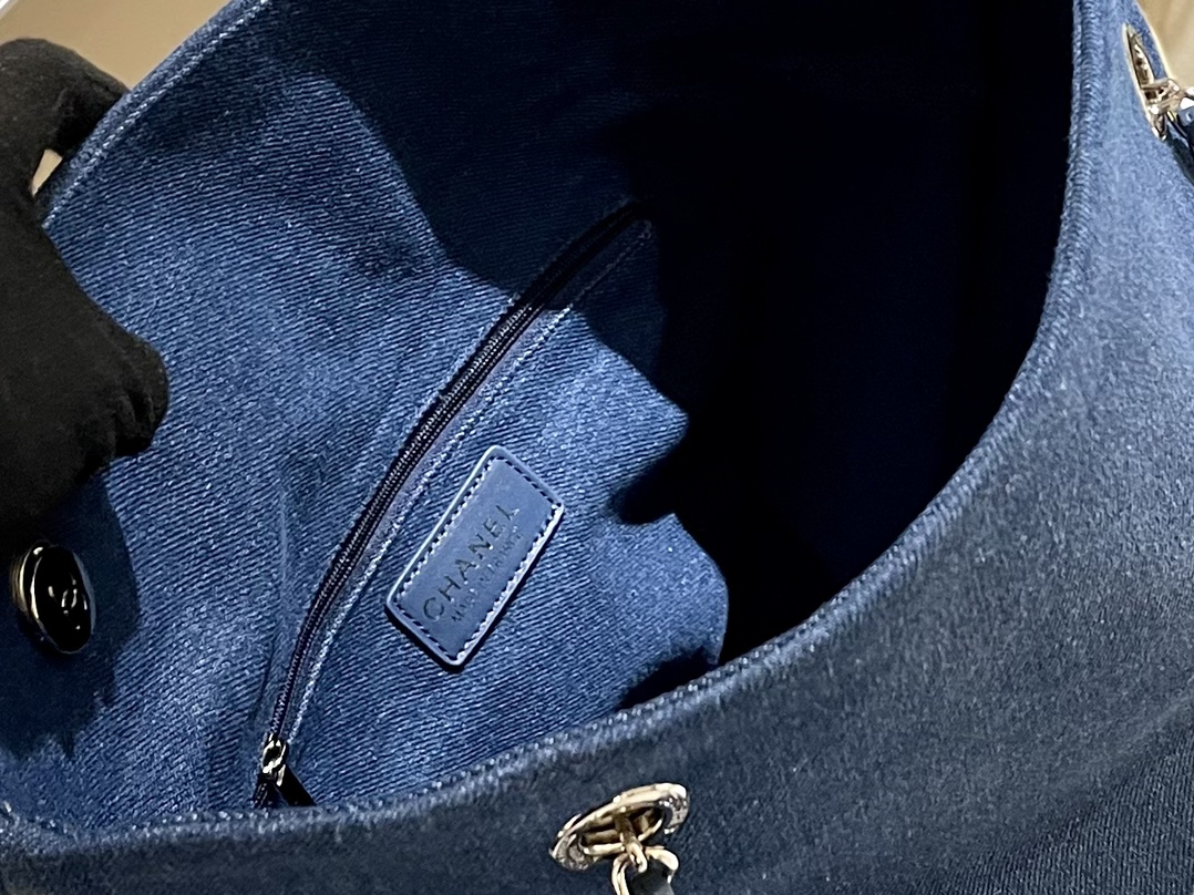 CC new arrival denim tote bag size: 30*40 cm