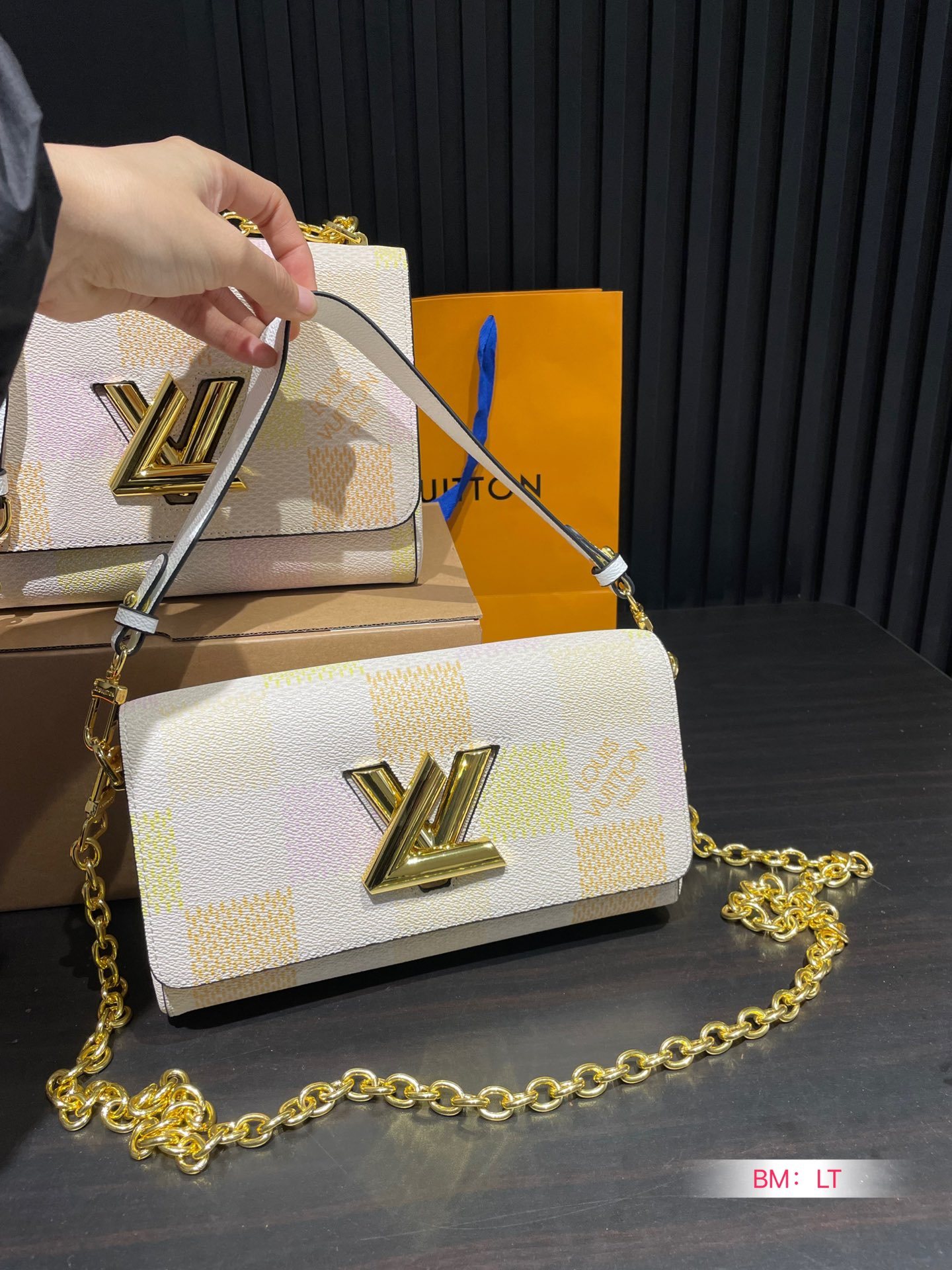 louis-new-arrival-twist-women-bag-7100