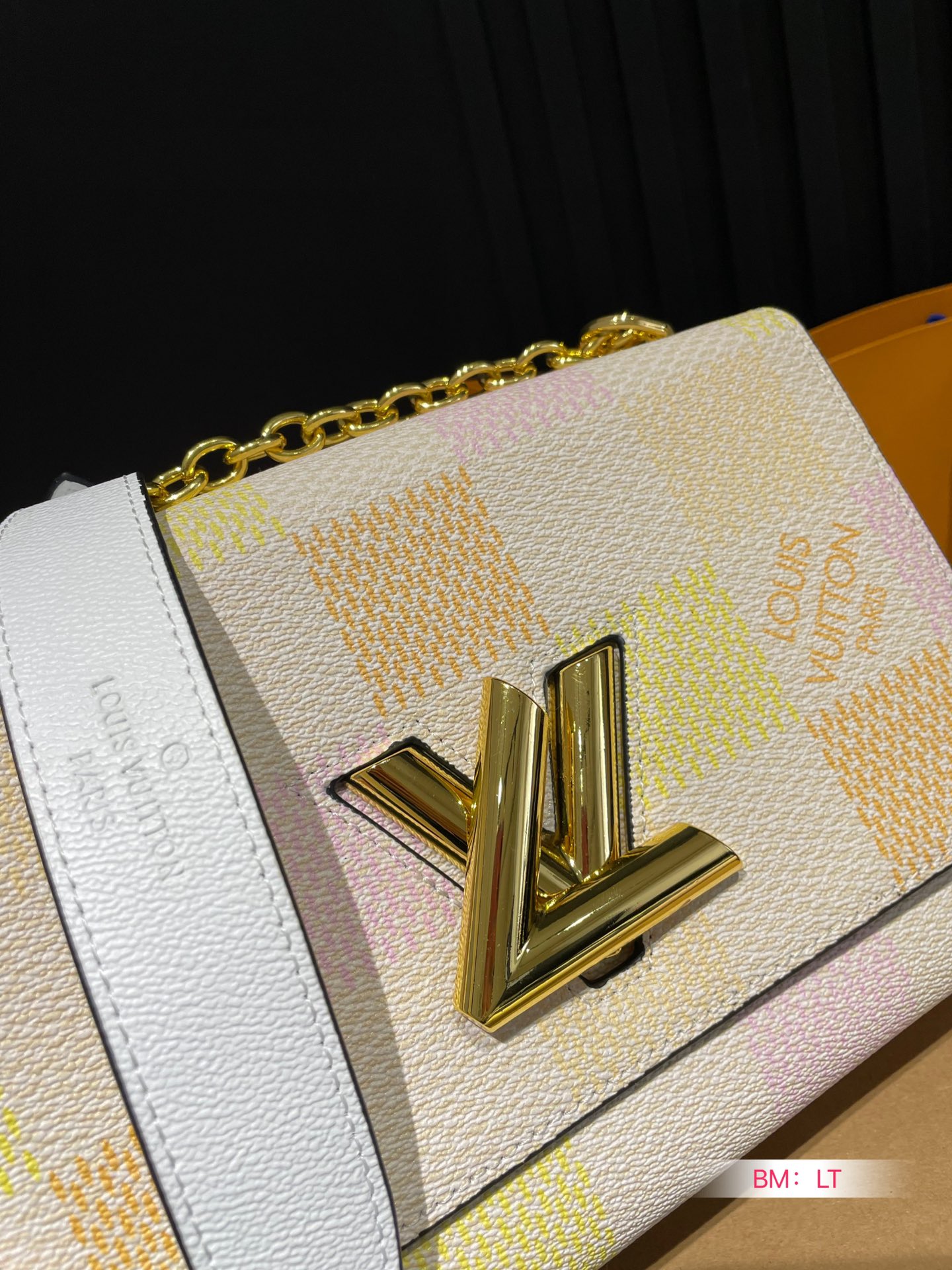 louis-new-arrival-twist-women-bag-7100