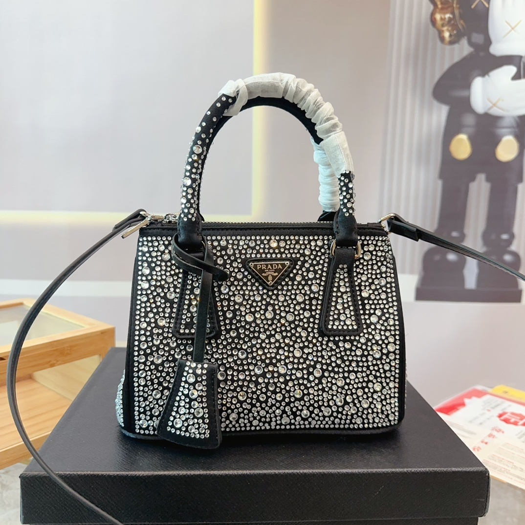 pra-new-arrival-blingbling-bag-size-23-10-16cm-1985