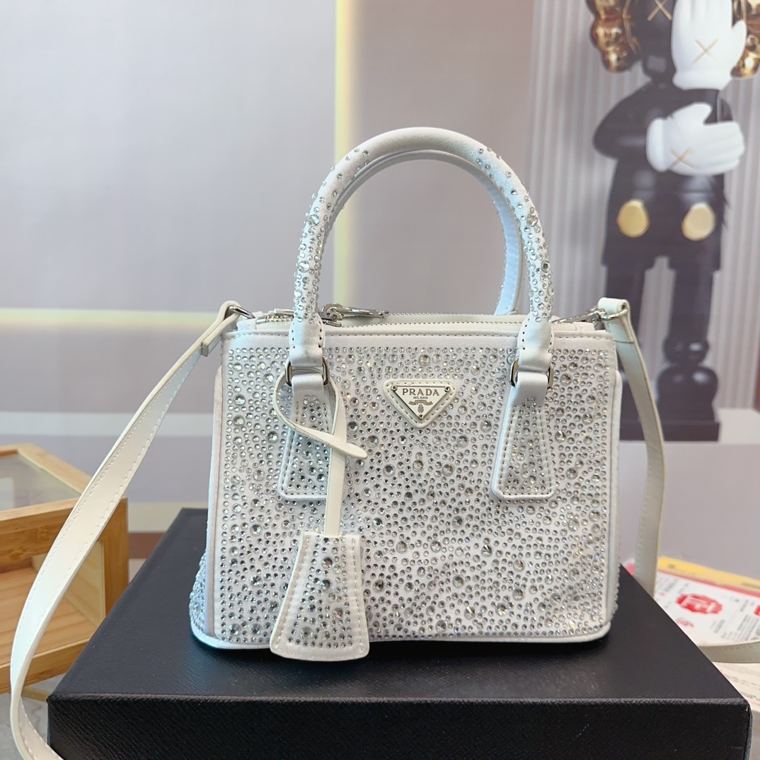pra-new-arrival-blingbling-bag-size-23-10-16cm-1985