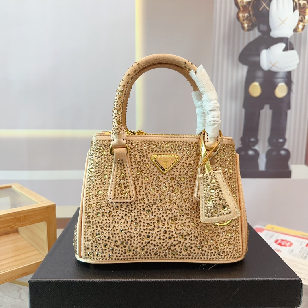 pra-new-arrival-blingbling-bag-size-23-10-16cm-1985