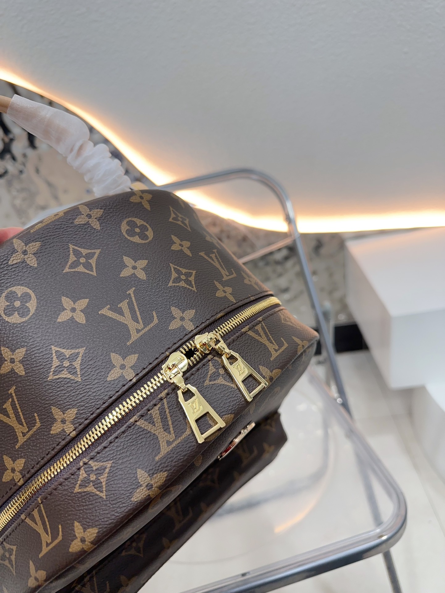 Louis new arrival backpack bag size: 33*41cm