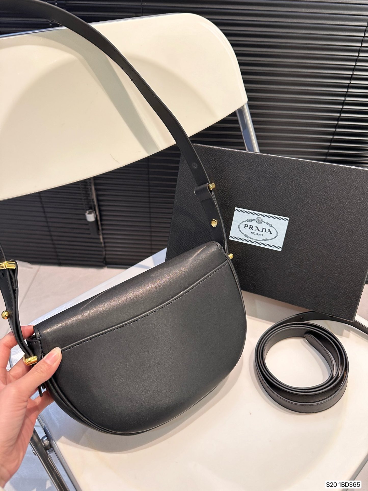 pra-new-arrival-bag-size-24-16-cm-9241