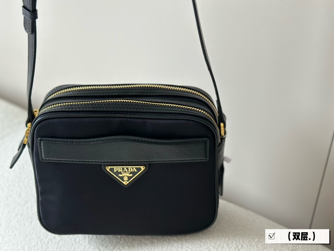 Prada odette new arrival camera bag size: 21 * 16cm