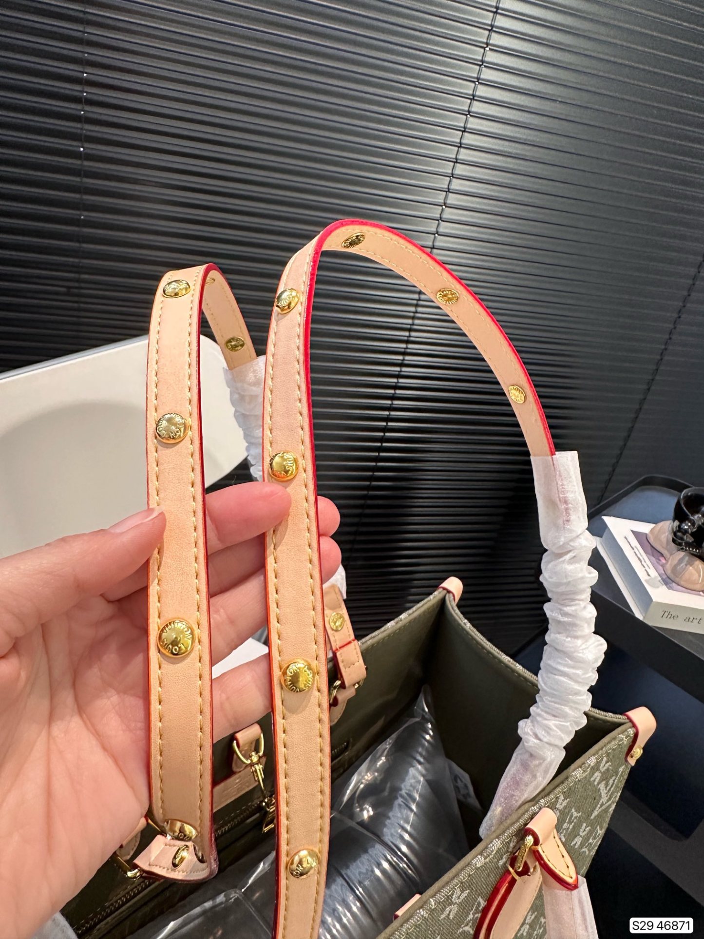 Louis new arrival denim tote bag size: 35 * 28 cm