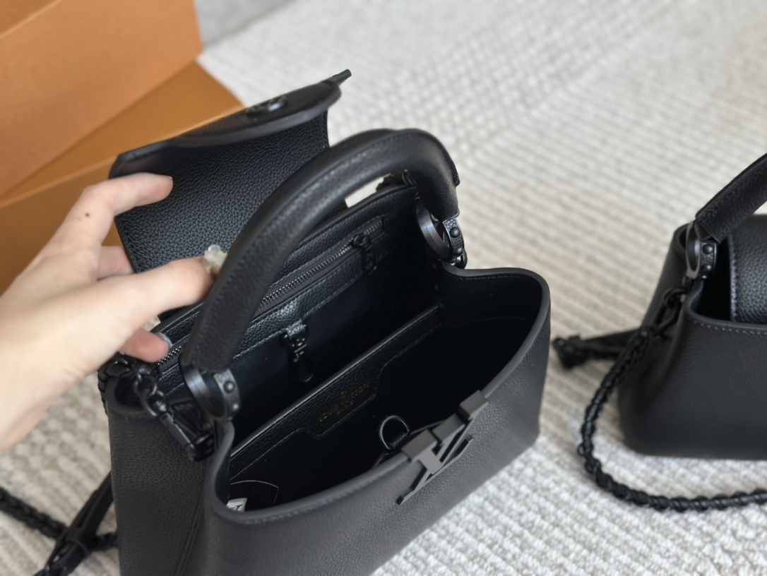 louis-capucines-monogram-new-arrival-bag-483