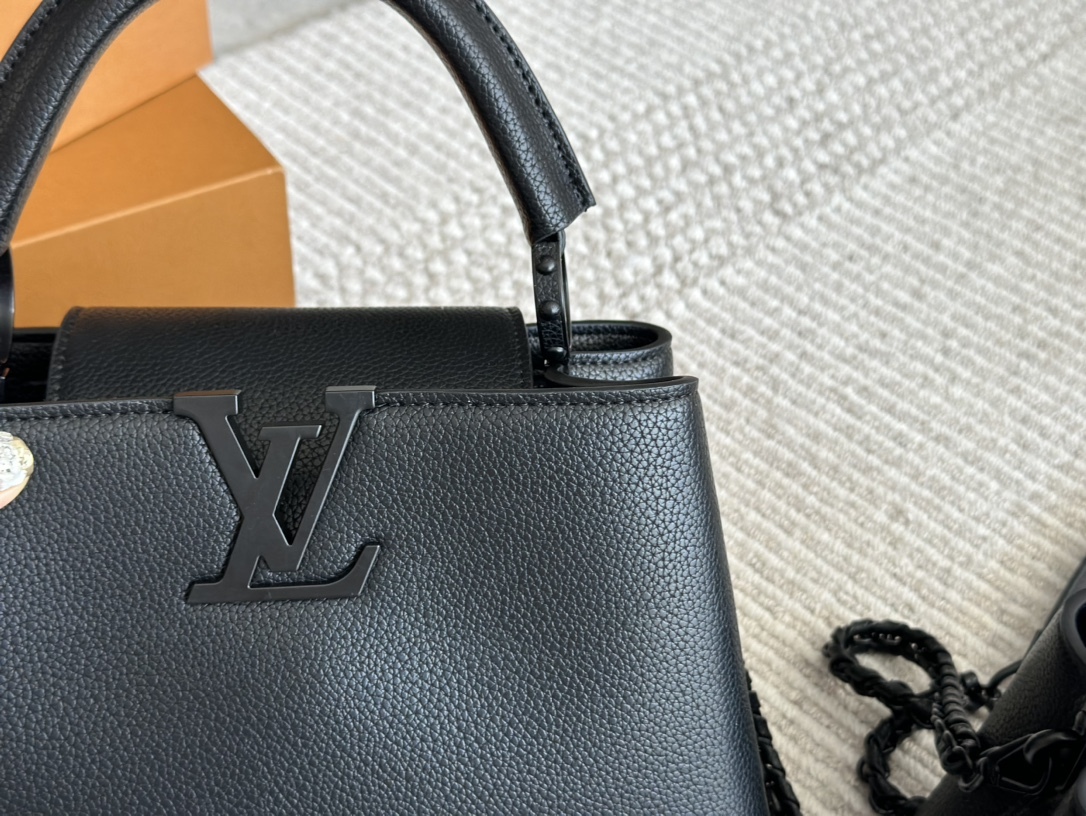 louis-capucines-monogram-new-arrival-bag-483