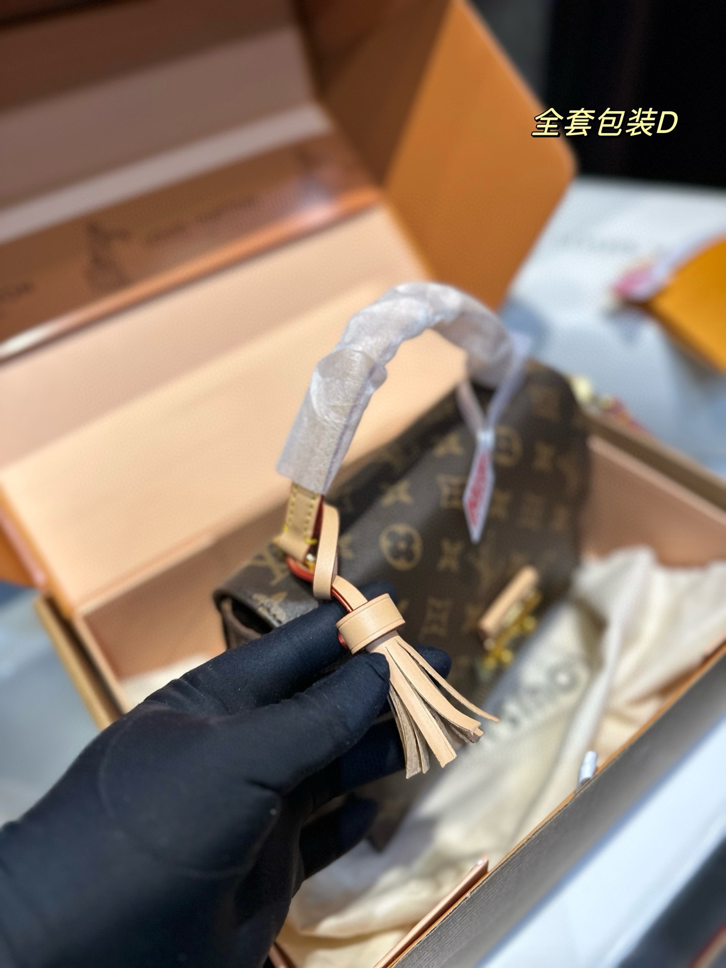 louis-croisette-new-arrival-bag-size-23-16cm-4065