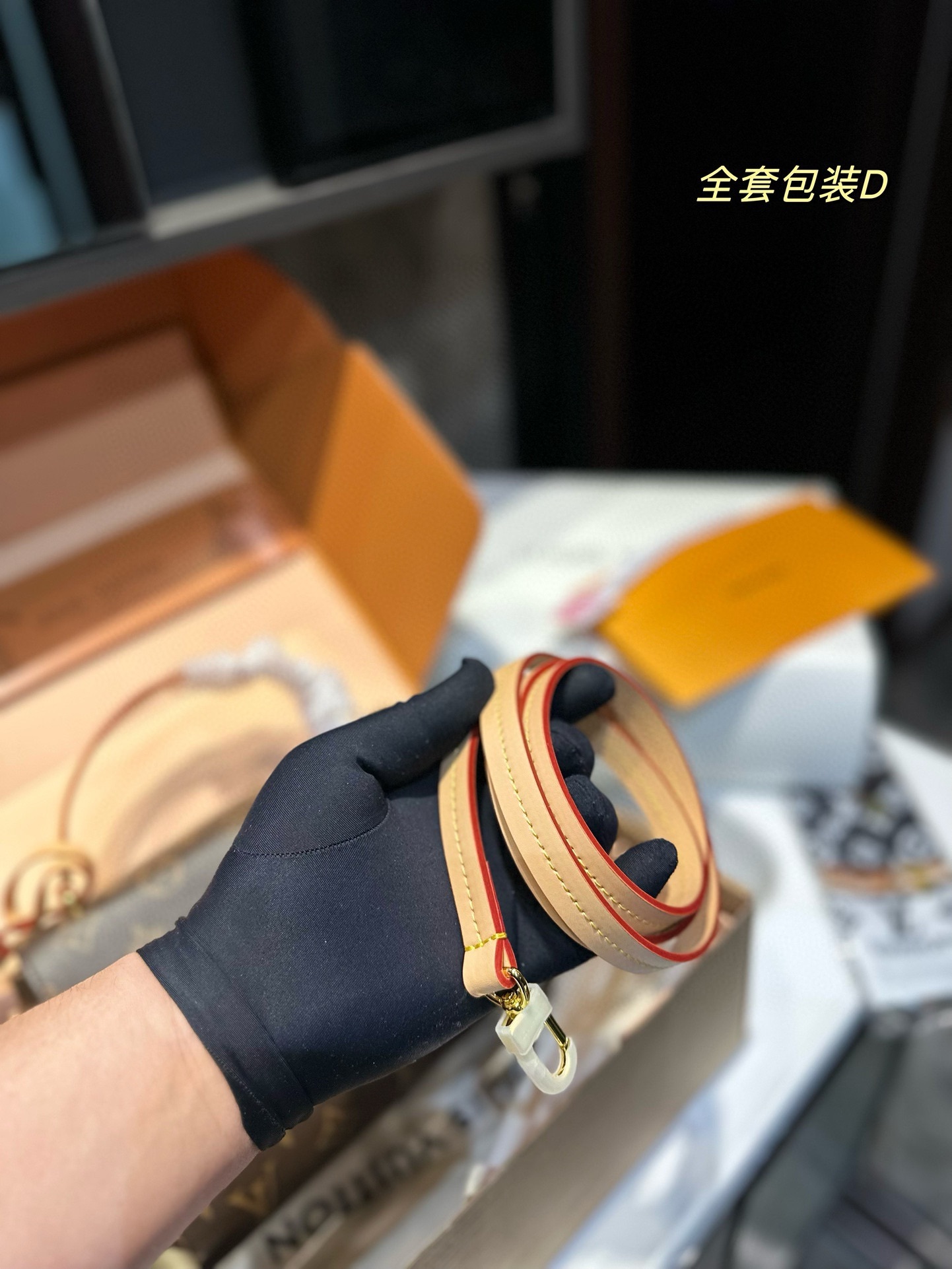 louis-croisette-new-arrival-bag-size-23-16cm-4065