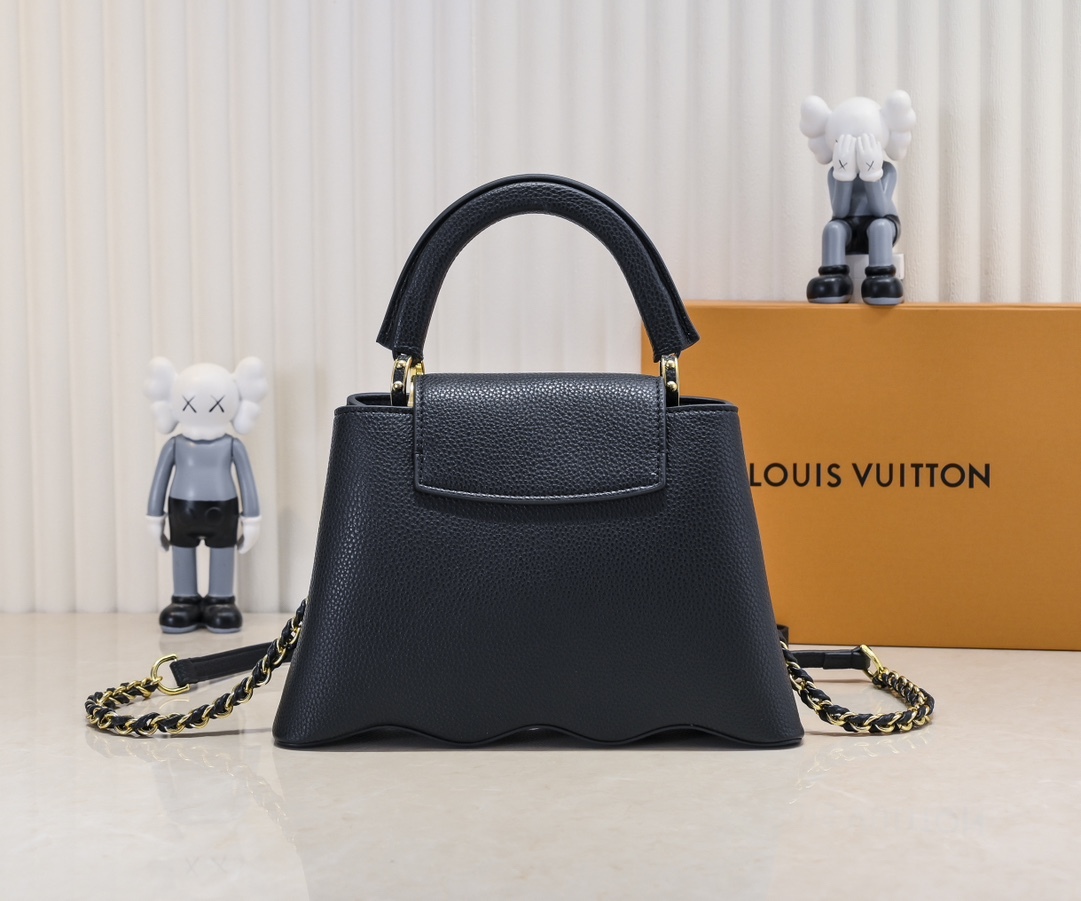 louis-new-arrival-m22122-capushell-taurillon-leather-646