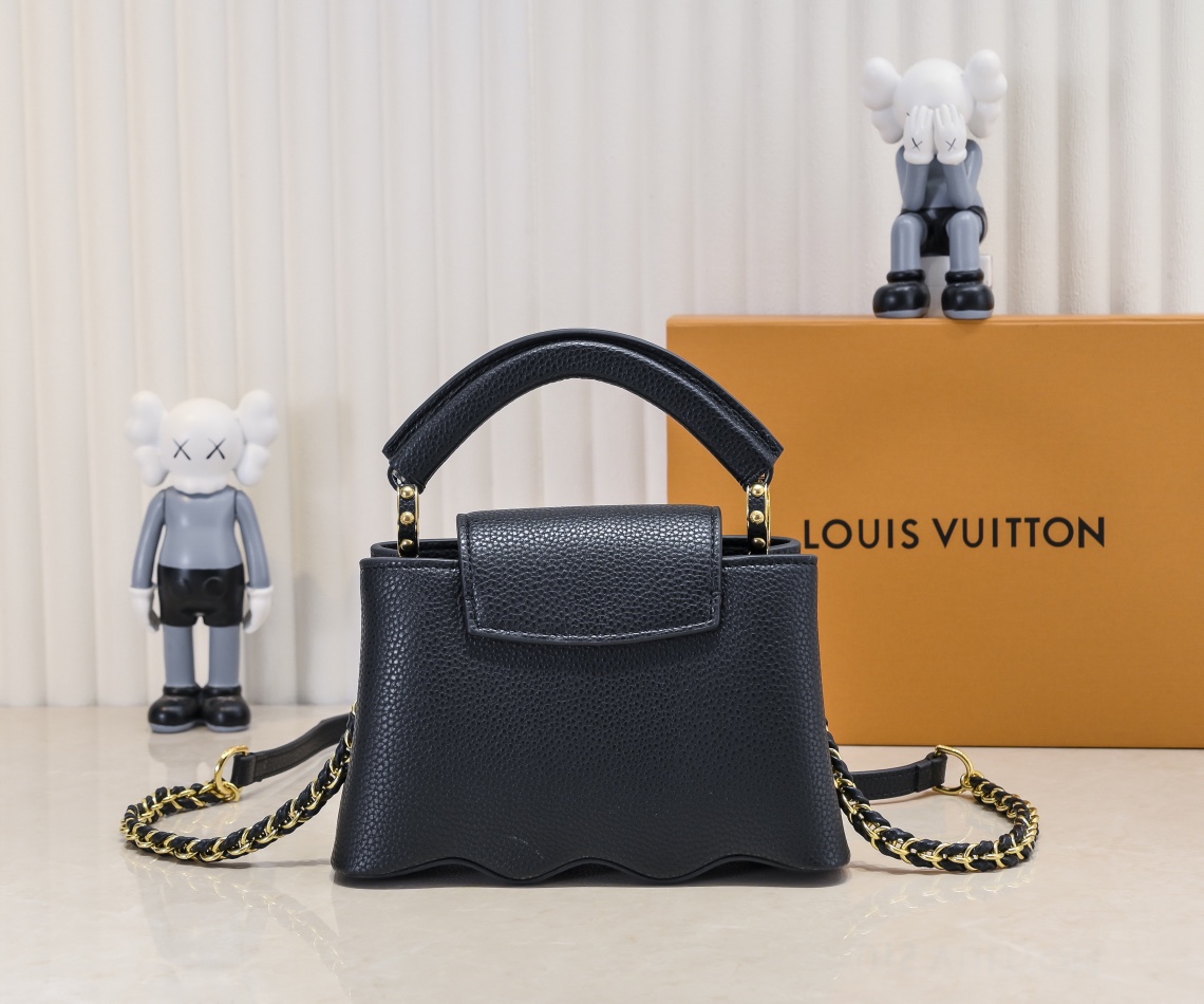 louis-new-arrival-m22122-capushell-taurillon-leather-646