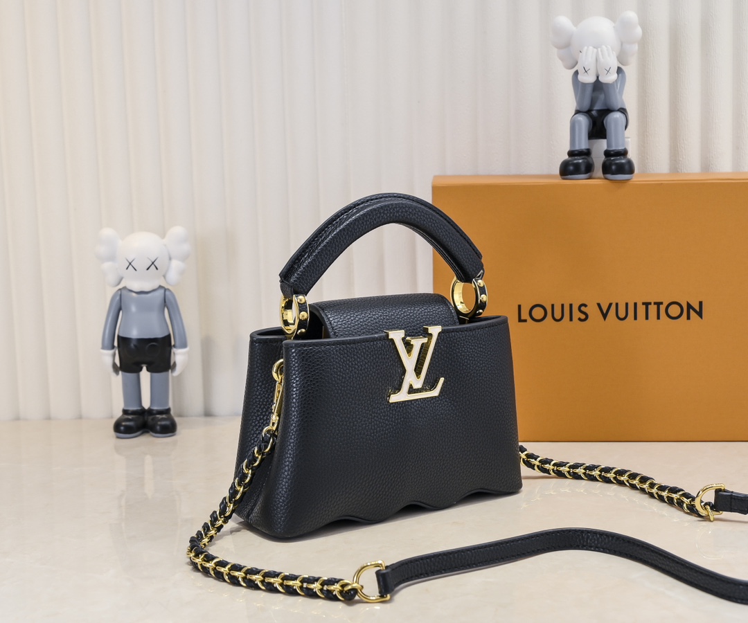 louis-new-arrival-m22122-capushell-taurillon-leather-646