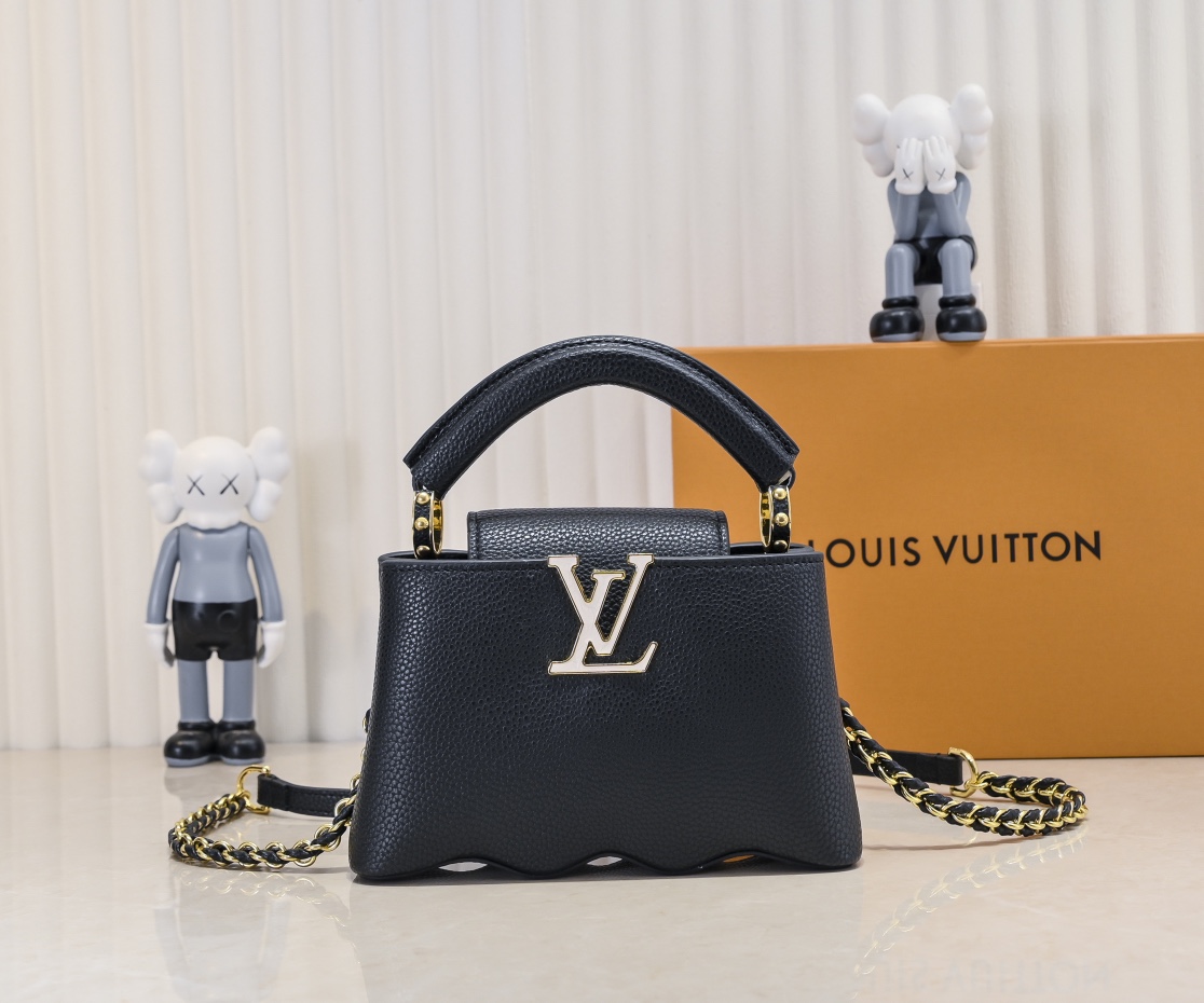 louis-new-arrival-m22122-capushell-taurillon-leather-646