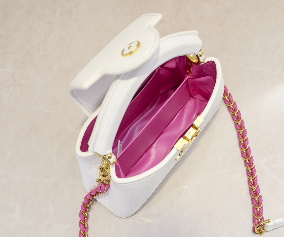 louis-new-arrival-m22122-capushell-taurillon-leather-646