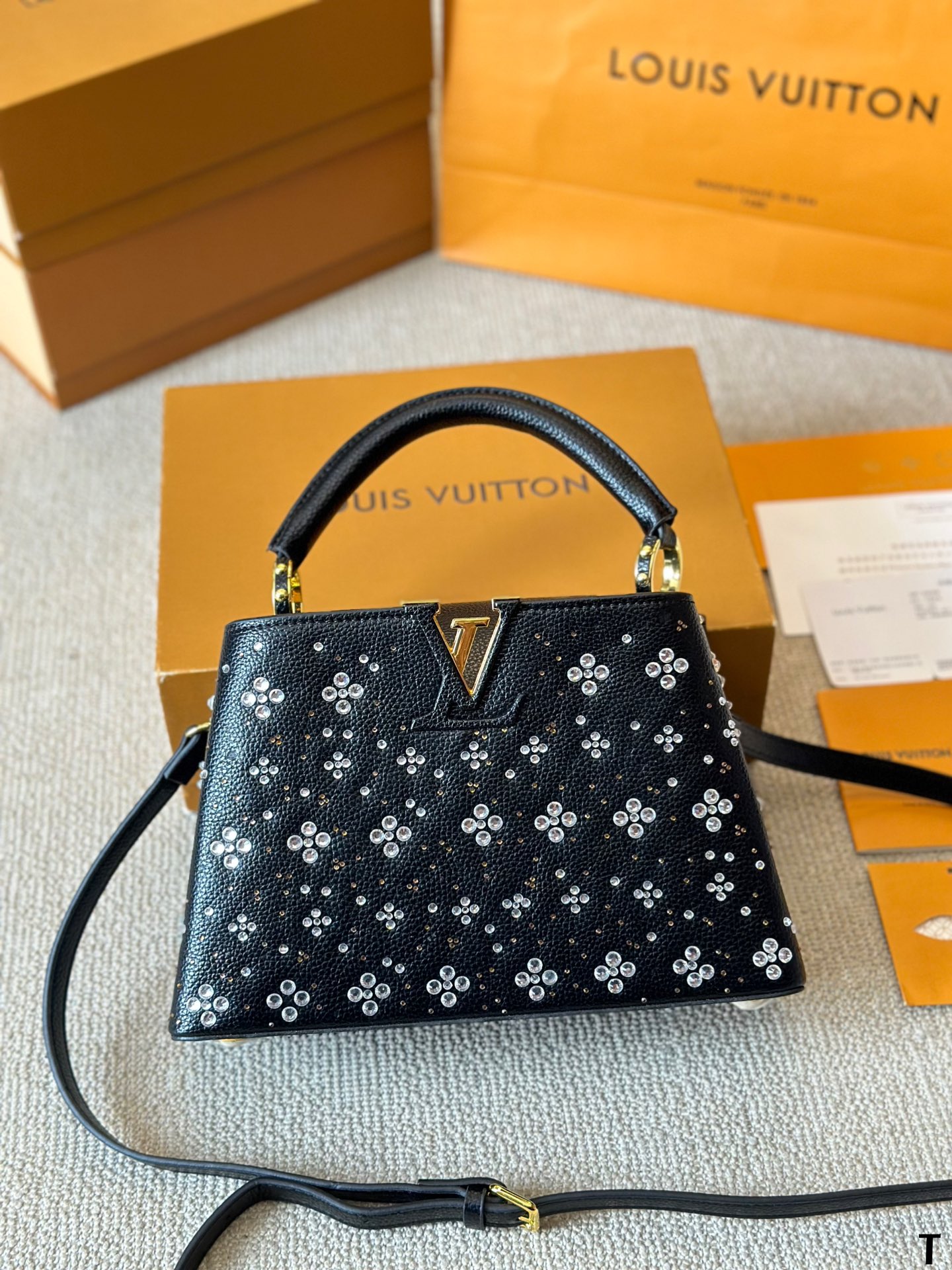 Louis capucines new arrival bag size :27*18cm