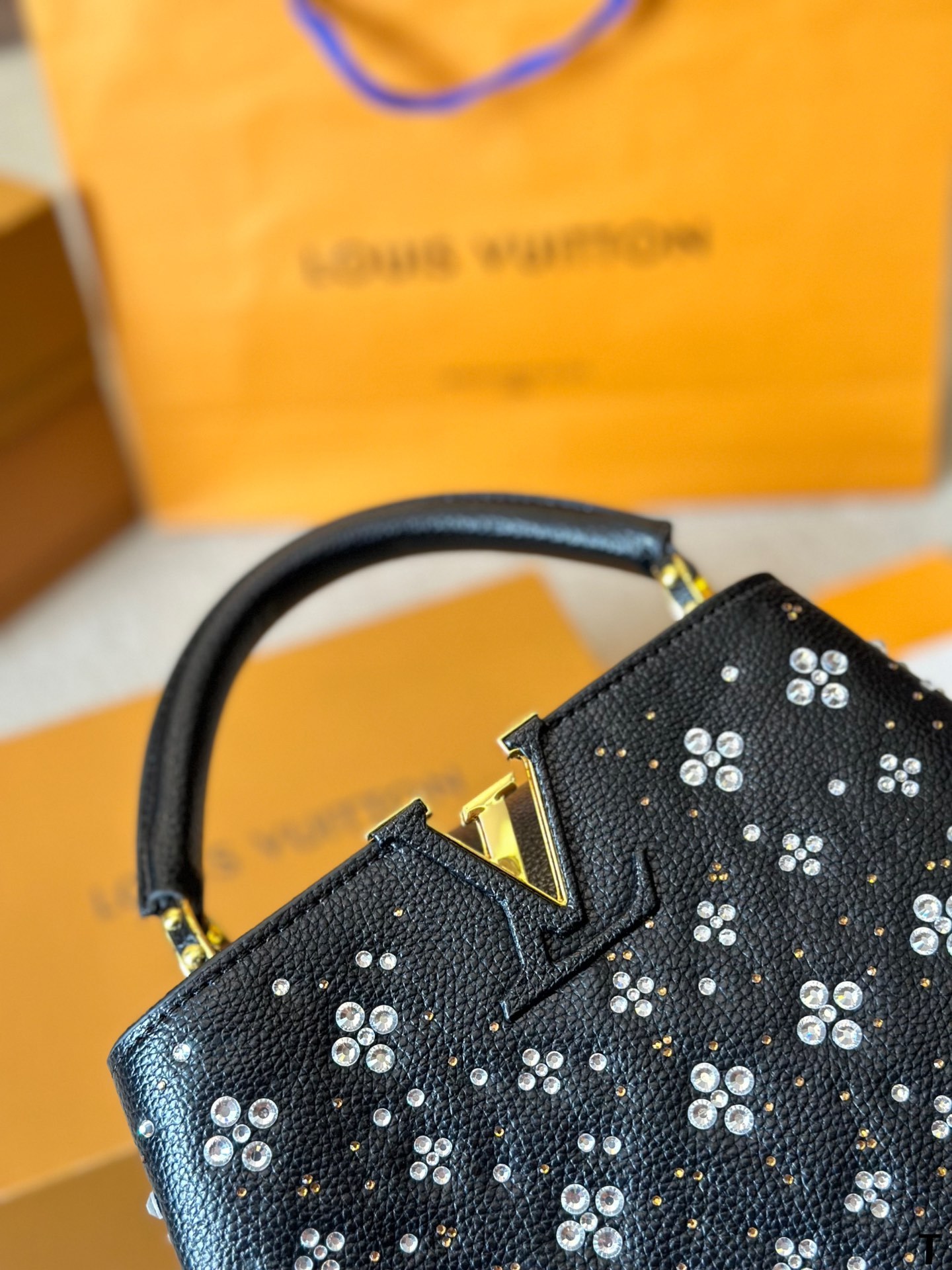 Louis capucines new arrival bag size :27*18cm