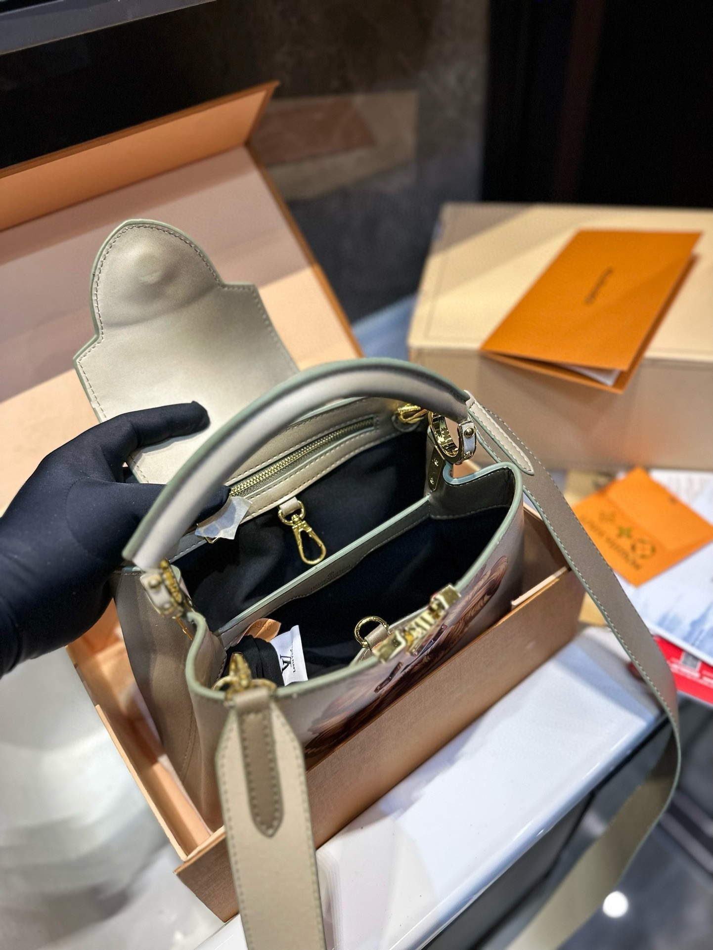 Louis new arrival women king Capucines monogram bag size: 27 cm