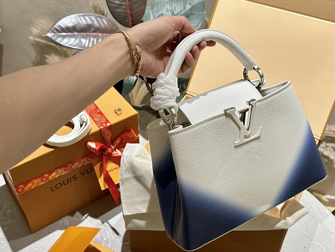 Louis new arrival Capucines bag size: 27cm