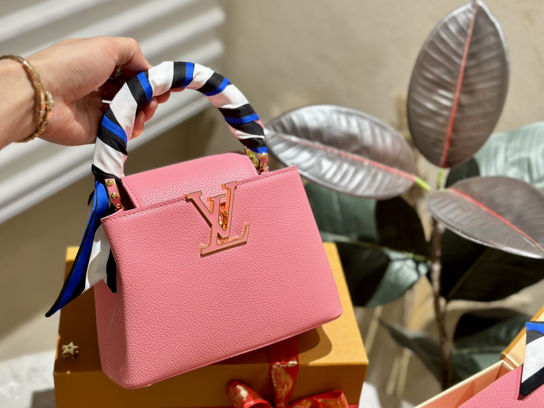 louis-capucines-new-arrival-bag-05-3563