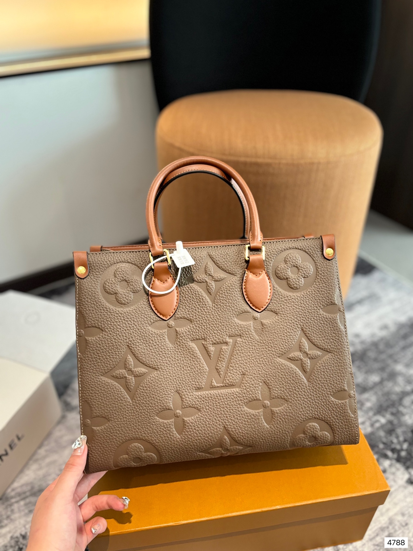 louis-new-arrival-onthego-monogram-empreinte-bag-size-34-cm-5557